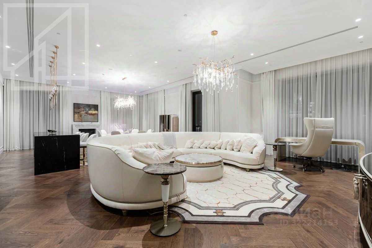 4-комнатная квартира, 270 м²