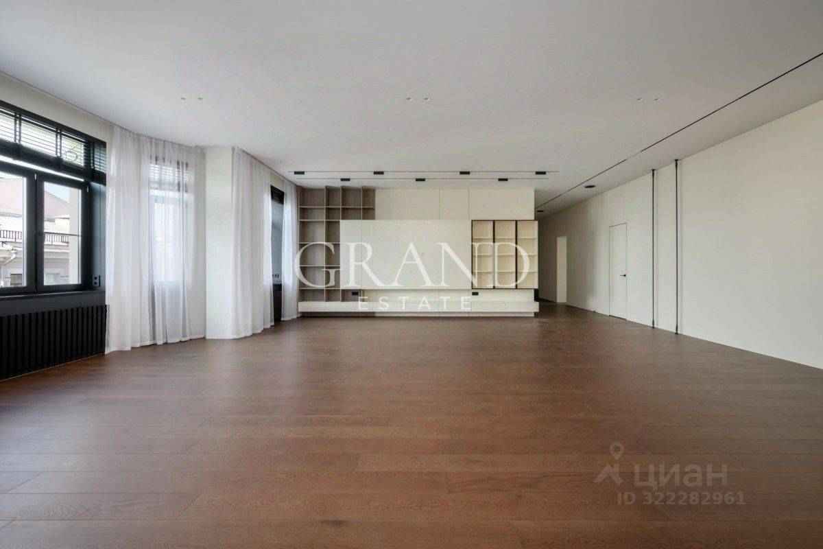 3-комнатная квартира, 250 м²