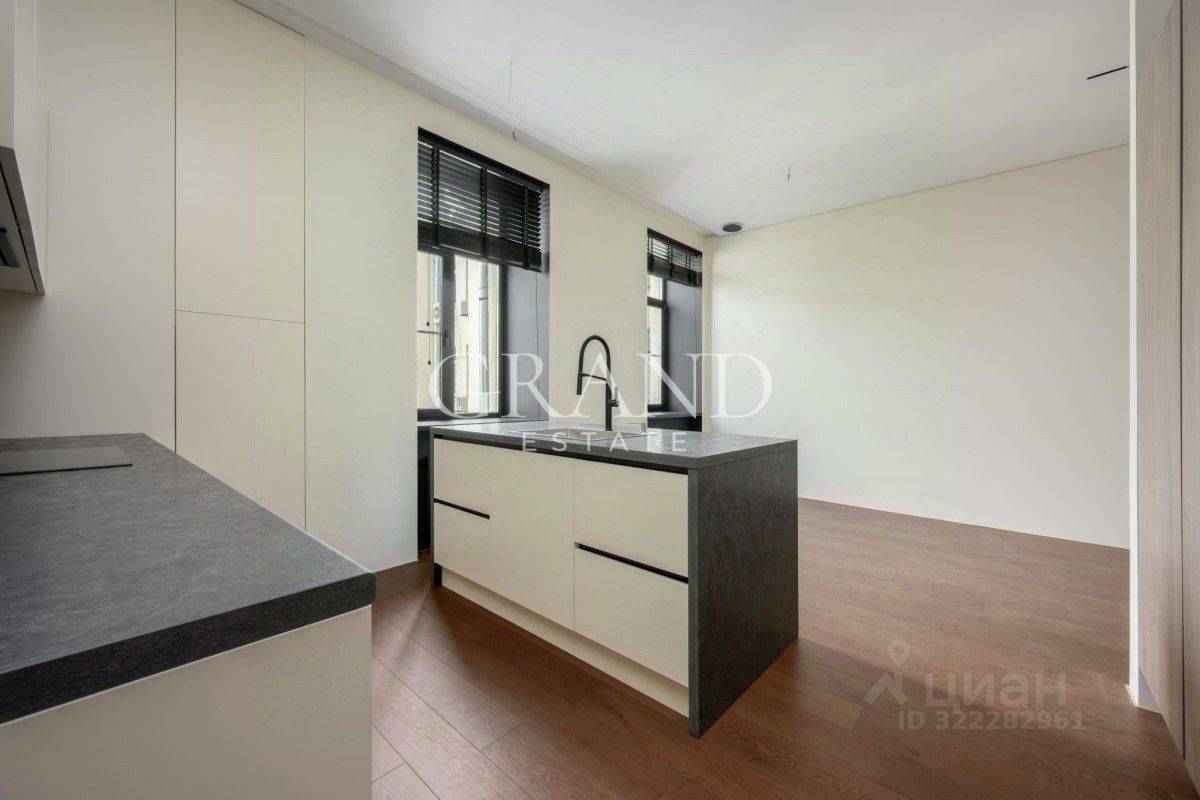 3-комнатная квартира, 250 м² — фотография 2