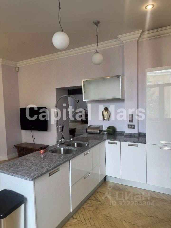 4-комнатная квартира, 180 м² — фотография 3