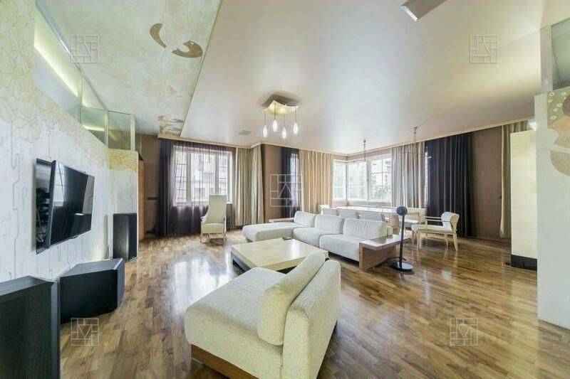 4-комнатная квартира, 168 м² — фотография 3