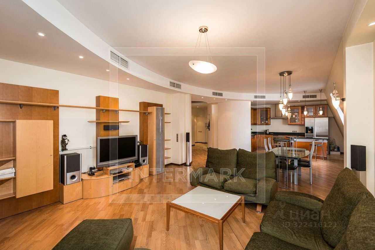 4-комнатная квартира, 155 м²