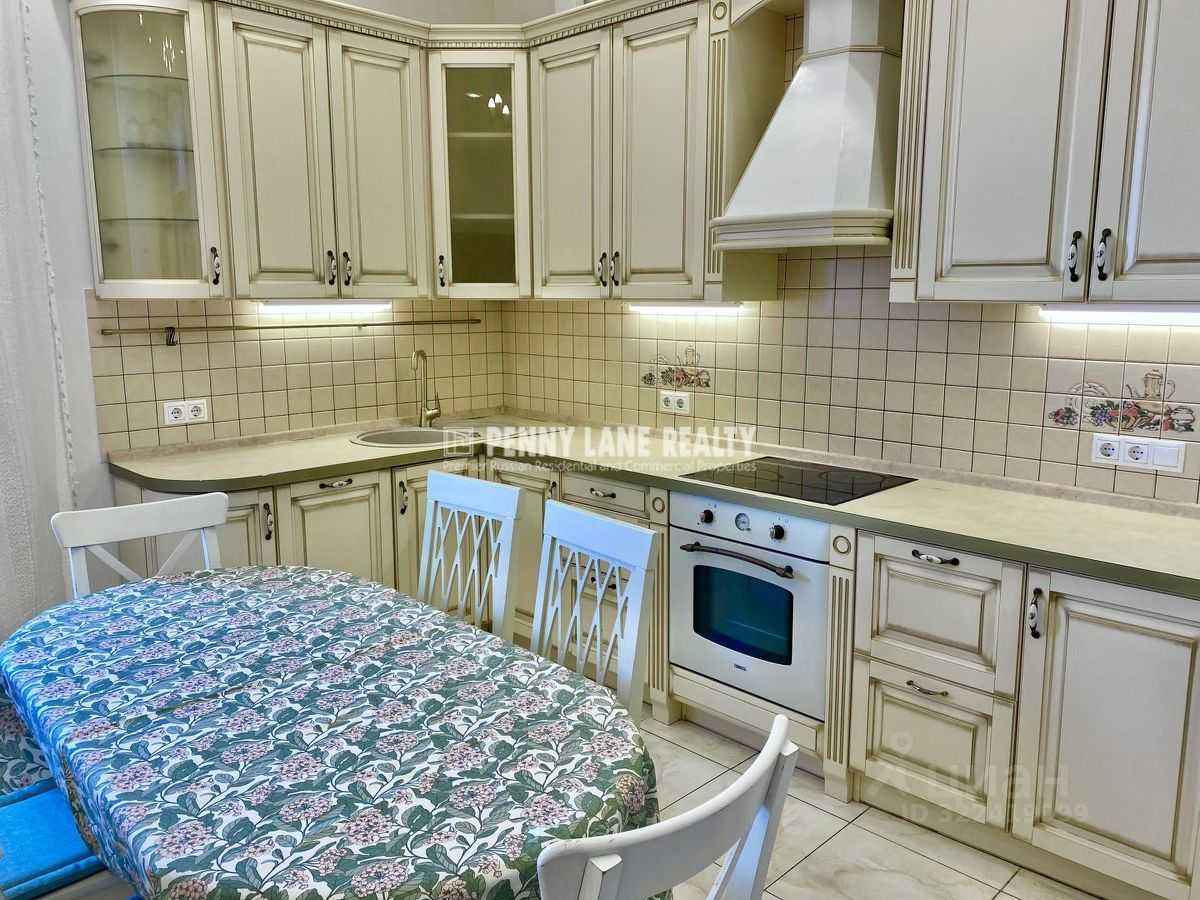 4-комнатная квартира, 140 м²