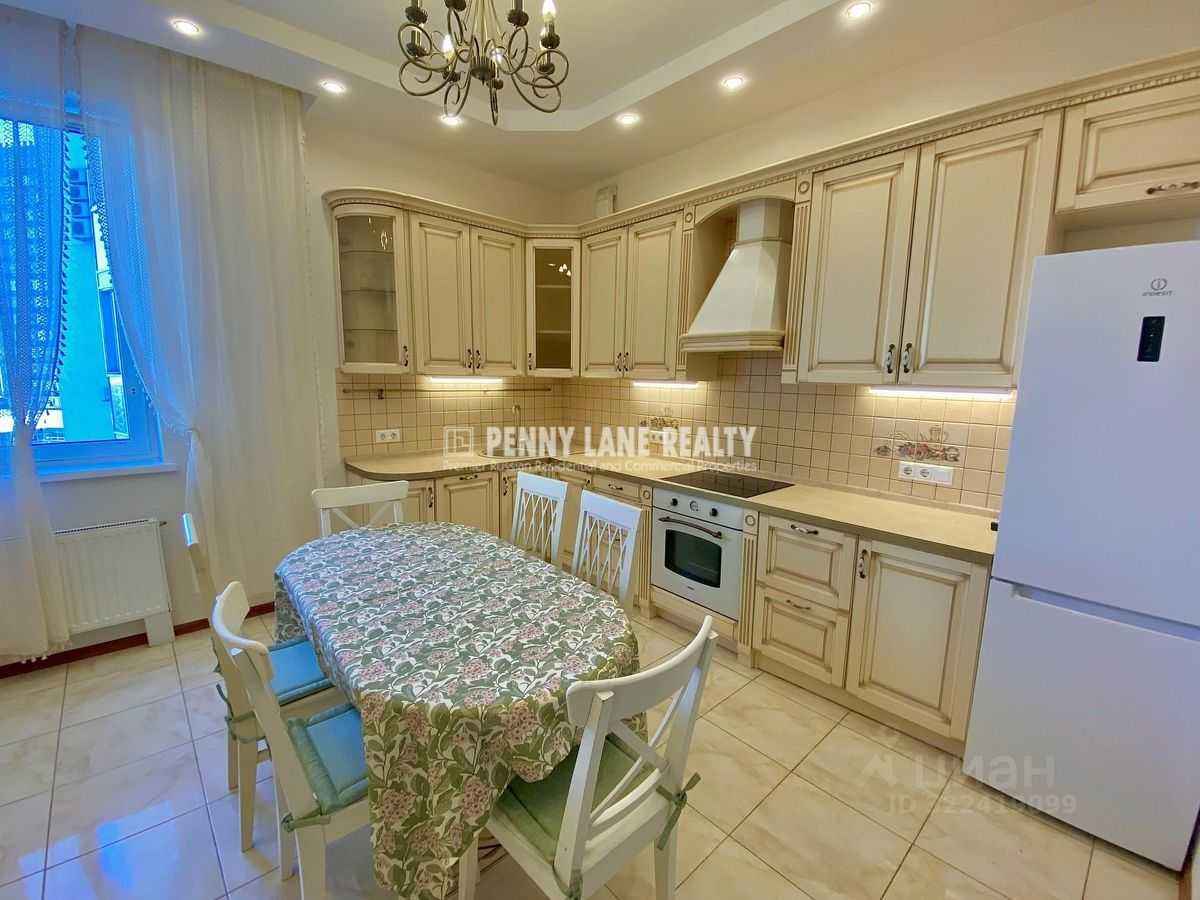 4-комнатная квартира, 140 м² — фотография 3
