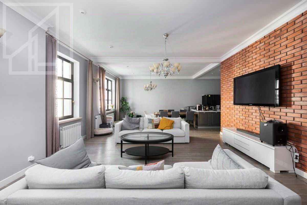 5-комнатная квартира, 203 м²