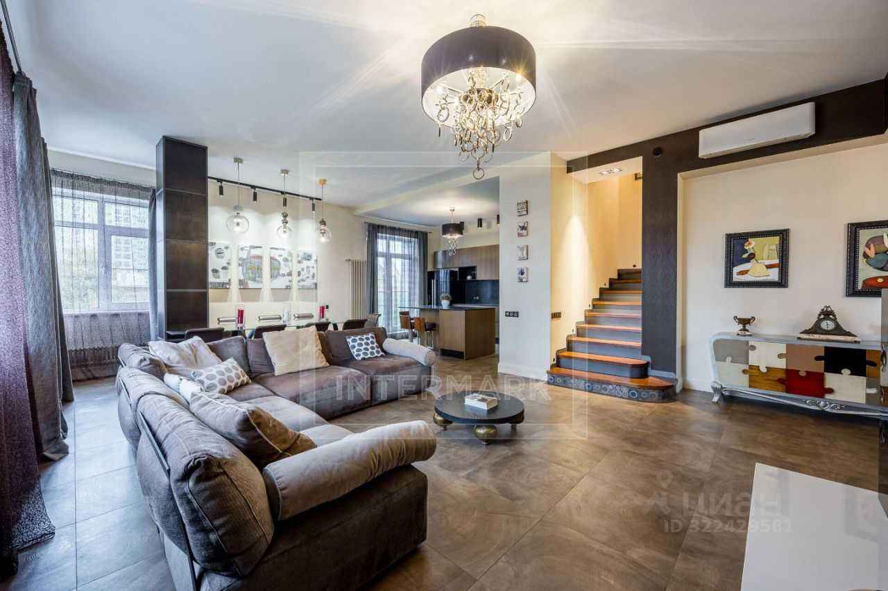 4-комнатная квартира, 200 м²