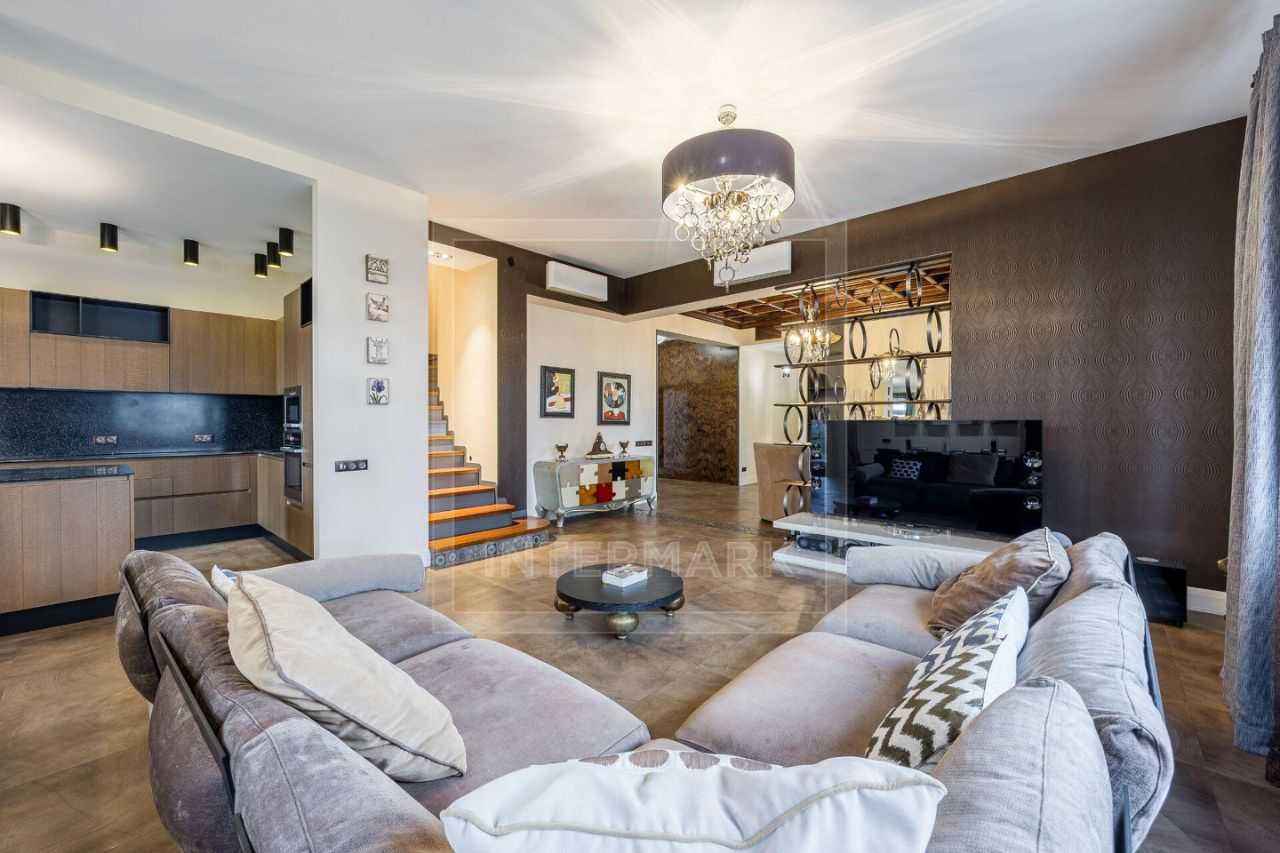 4-комнатная квартира, 200 м² — фотография 2