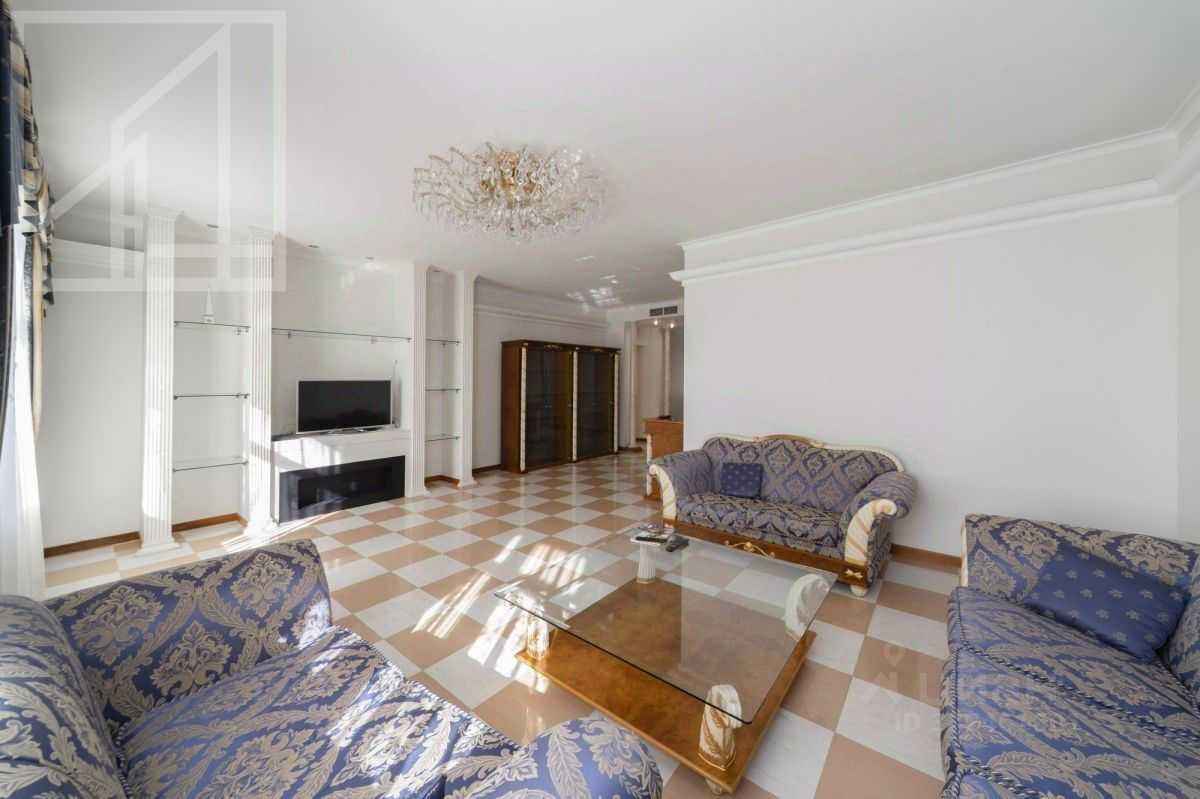 5-комнатная квартира, 280 м²