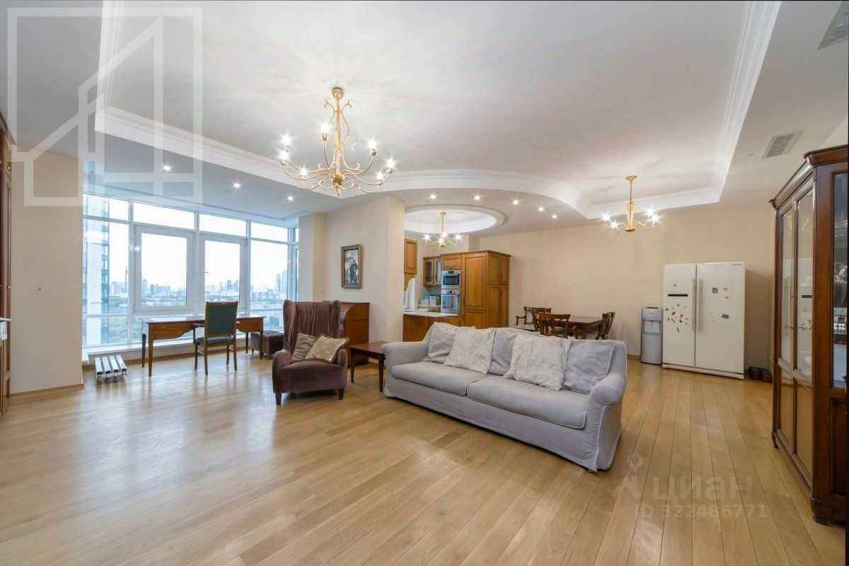 4-комнатная квартира, 186 м²