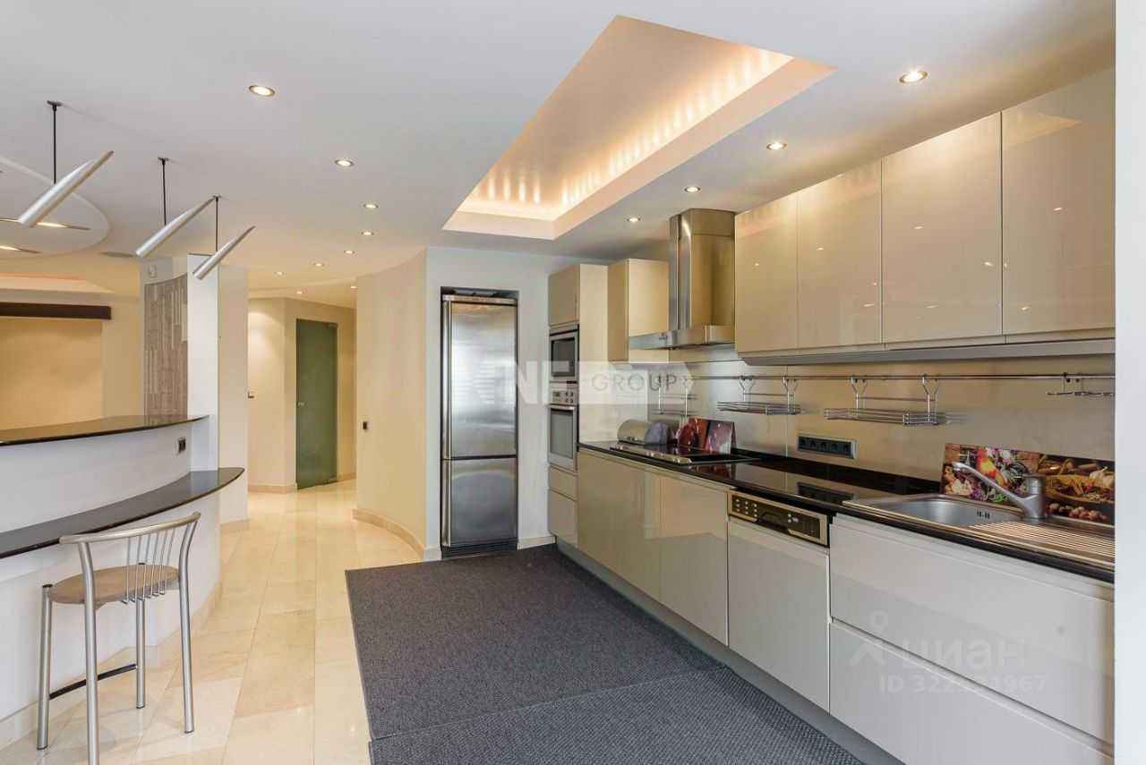 4-комнатная квартира, 230 м² — фотография 3