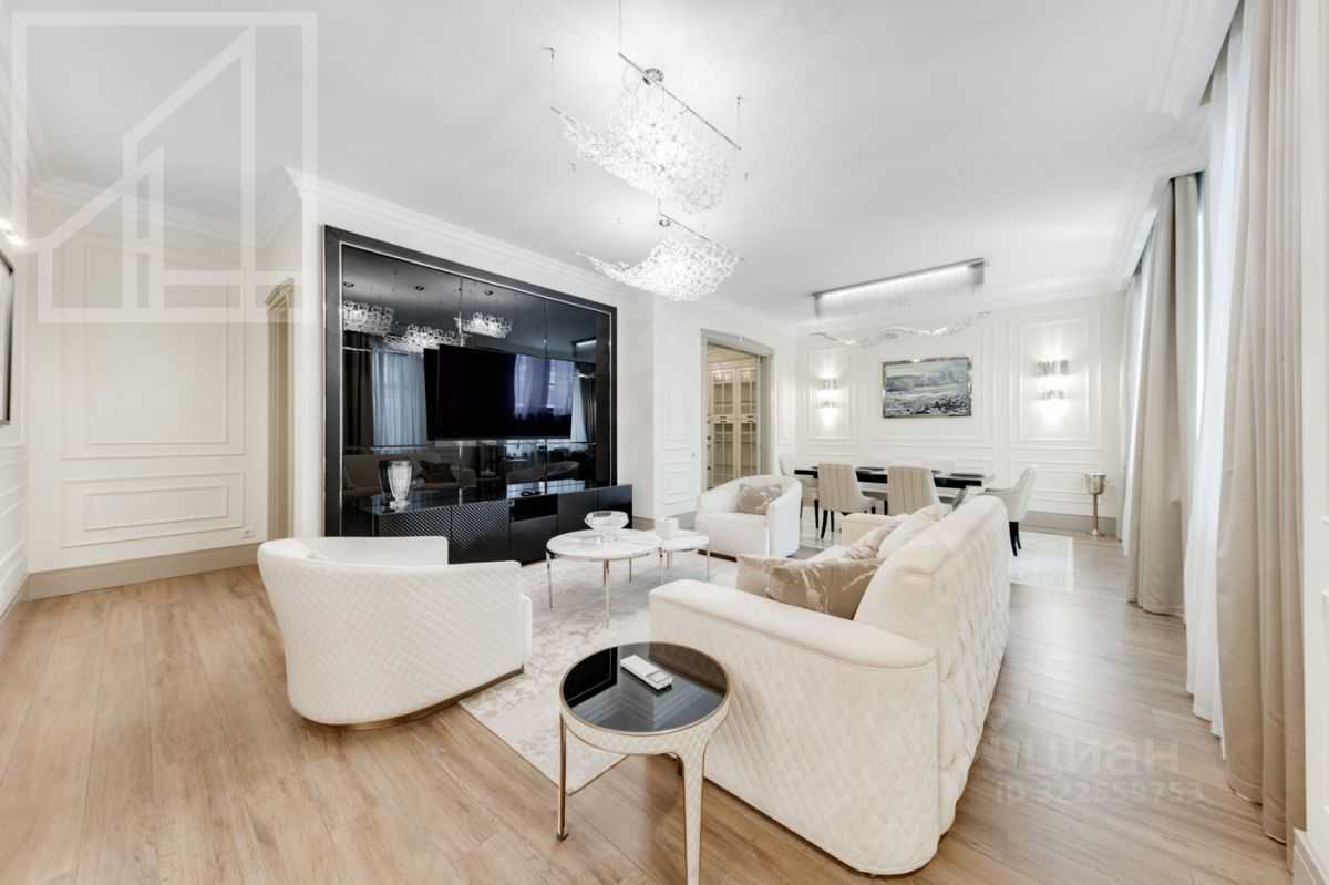 4-комнатная квартира, 180 м²