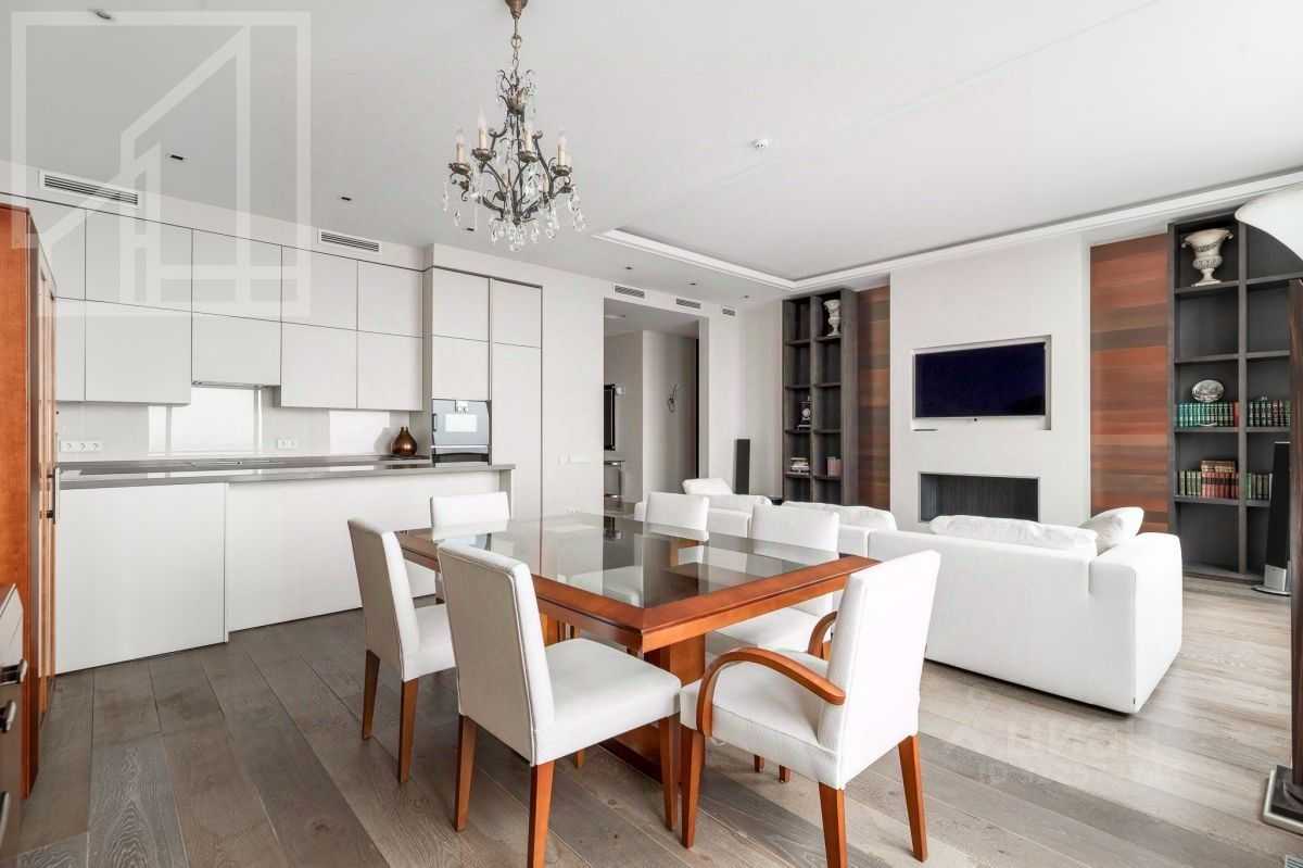 4-комнатная квартира, 142 м²
