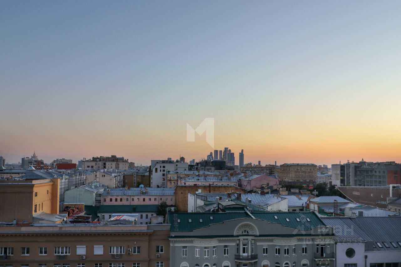 4-комнатная квартира, 215 м² — фотография 2