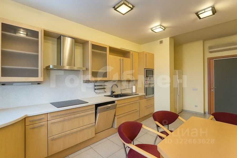 4-комнатная квартира, 130 м²
