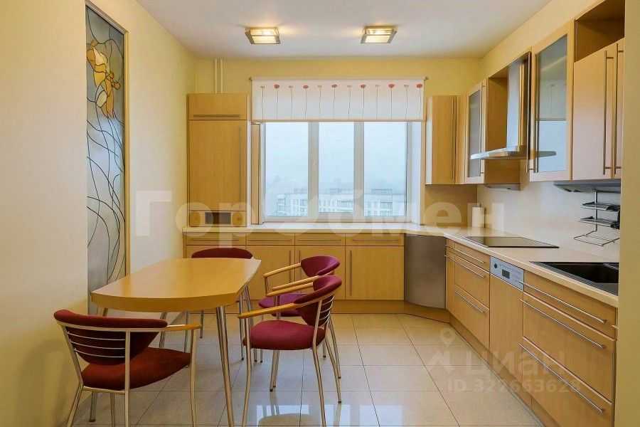 4-комнатная квартира, 130 м² — фотография 2