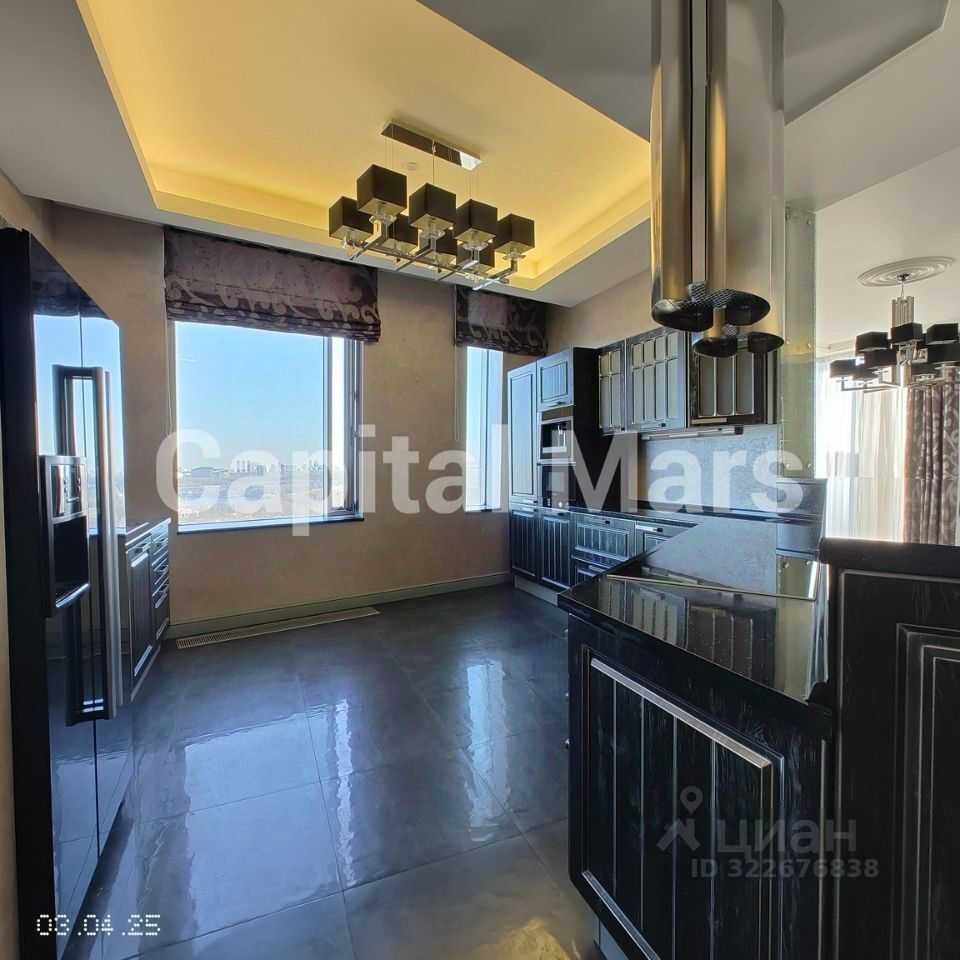 4-комнатная квартира, 210 м² — фотография 2