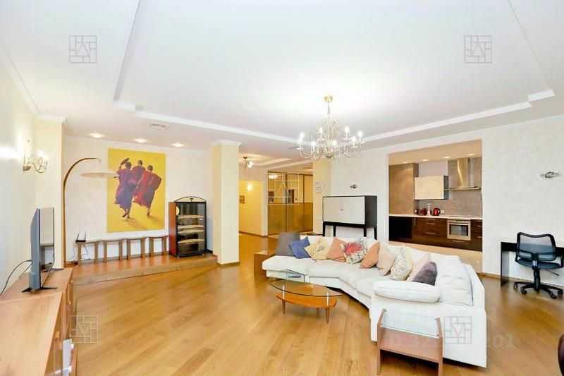 3-комнатная квартира, 150 м²