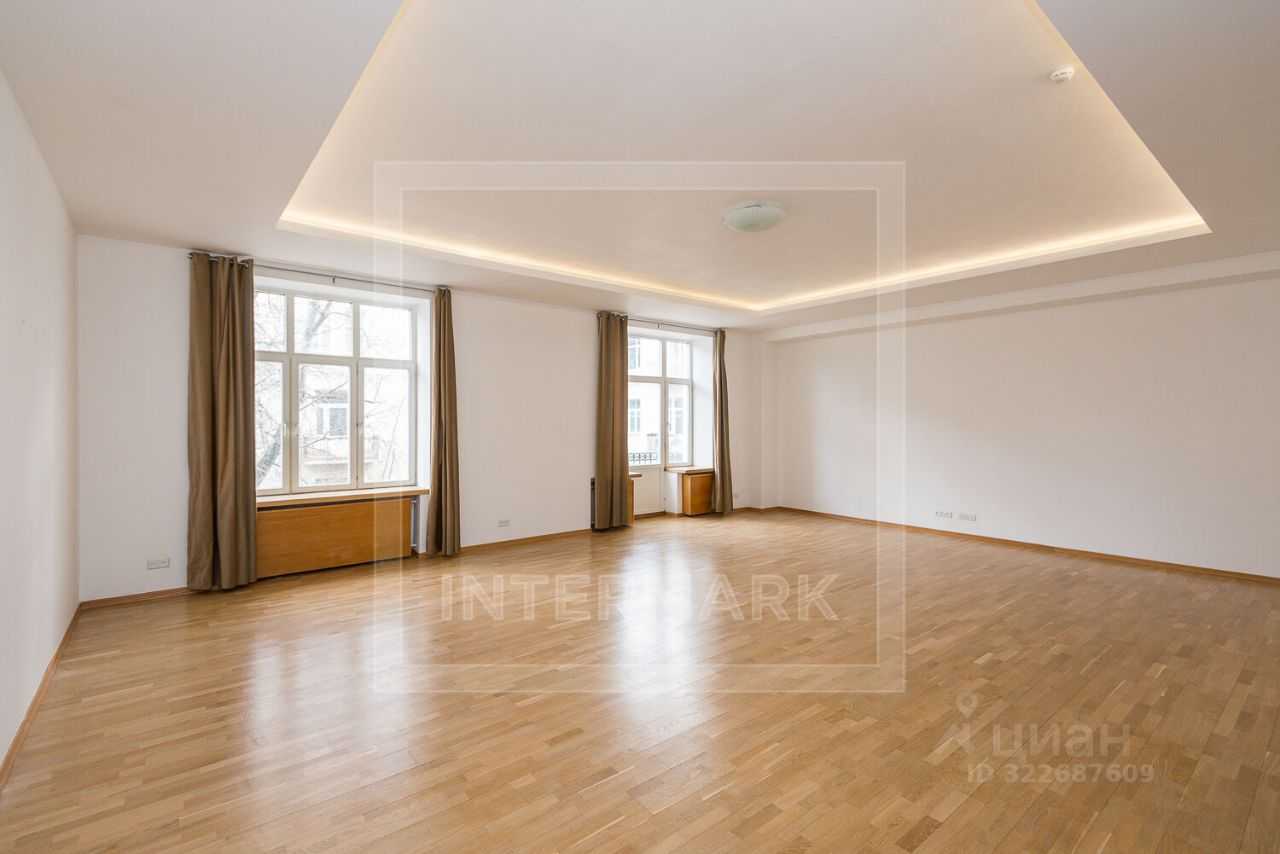 5-комнатная квартира, 220 м²