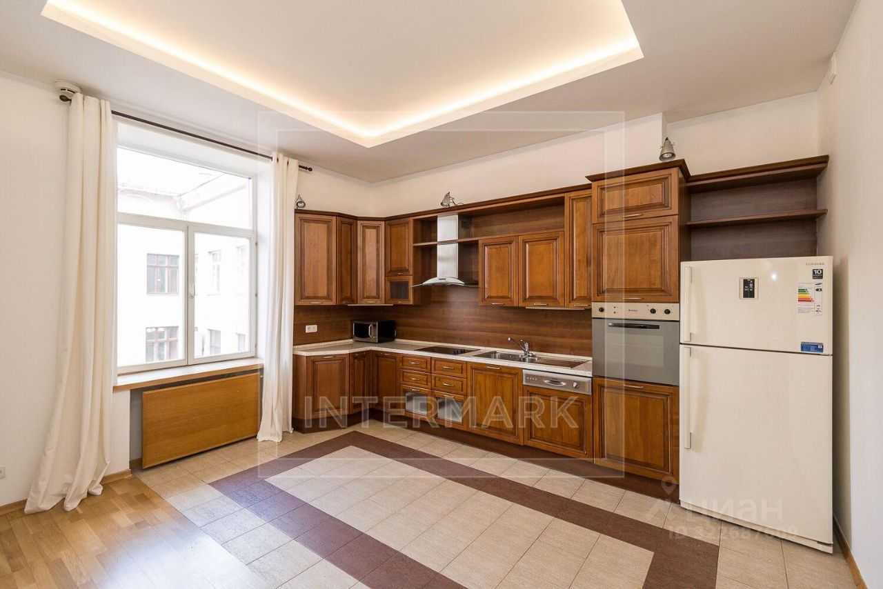 5-комнатная квартира, 220 м² — фотография 2