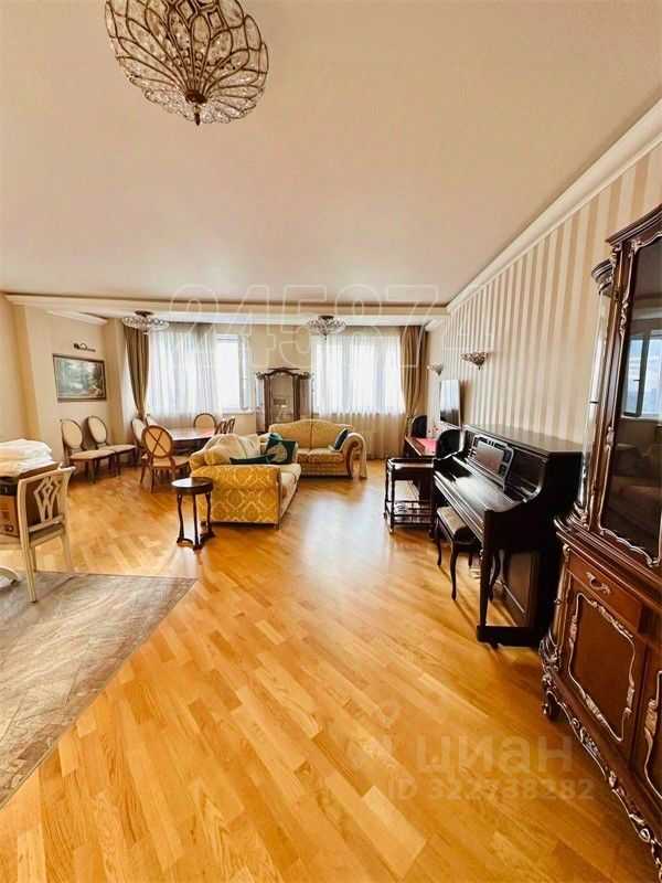 4-комнатная квартира, 152 м²