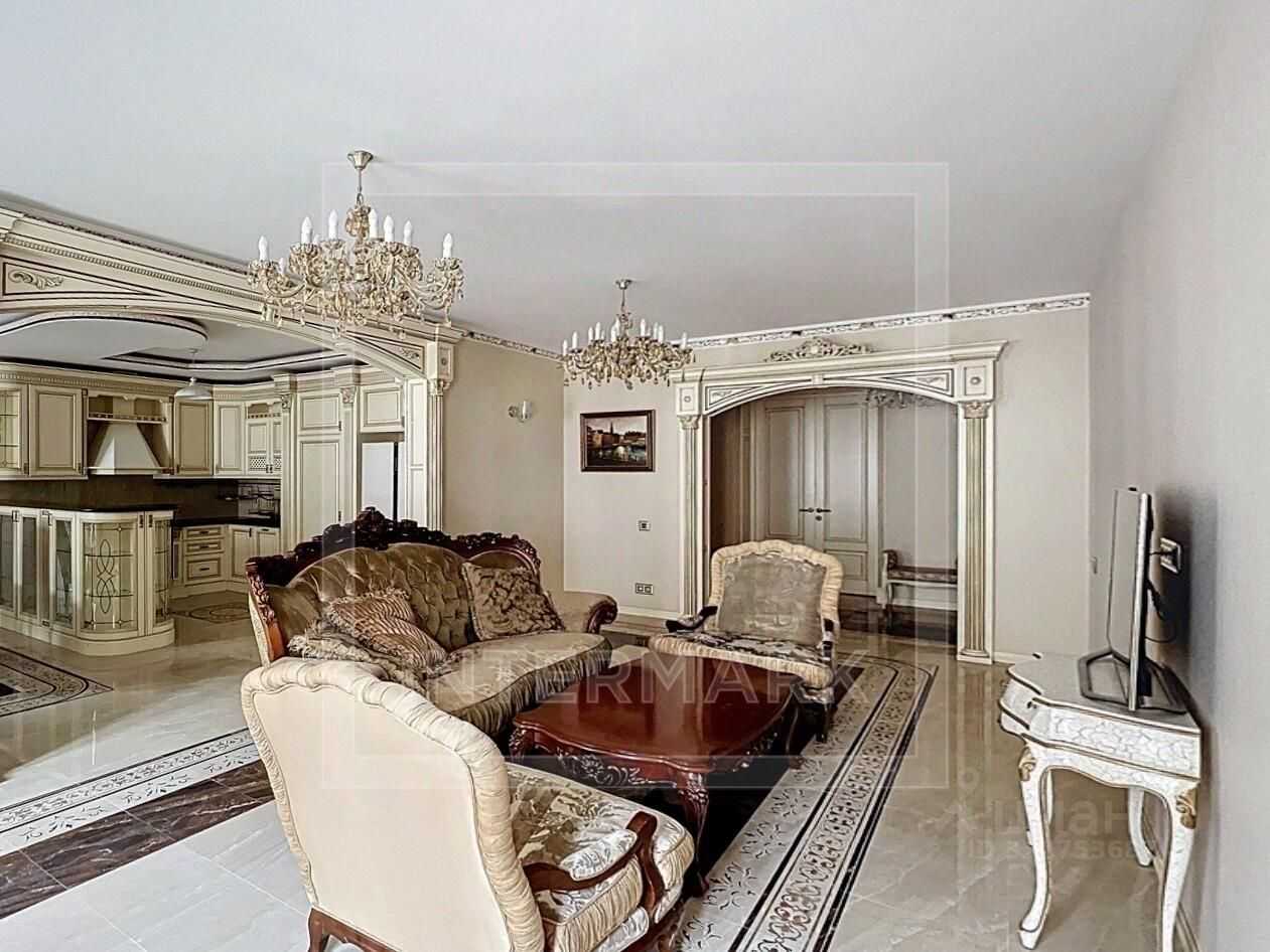 5-комнатная квартира, 211 м²
