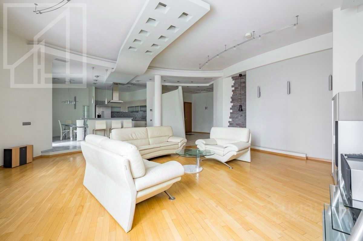 4-комнатная квартира, 195 м²