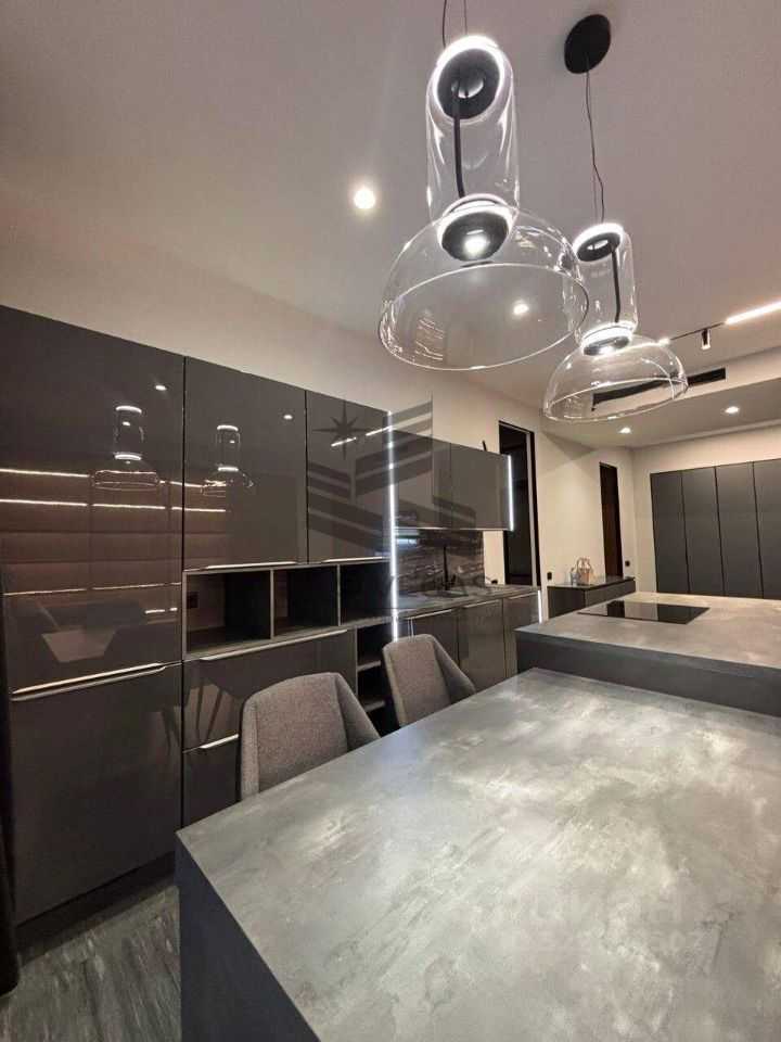 4-комнатная квартира, 130 м² — фотография 3