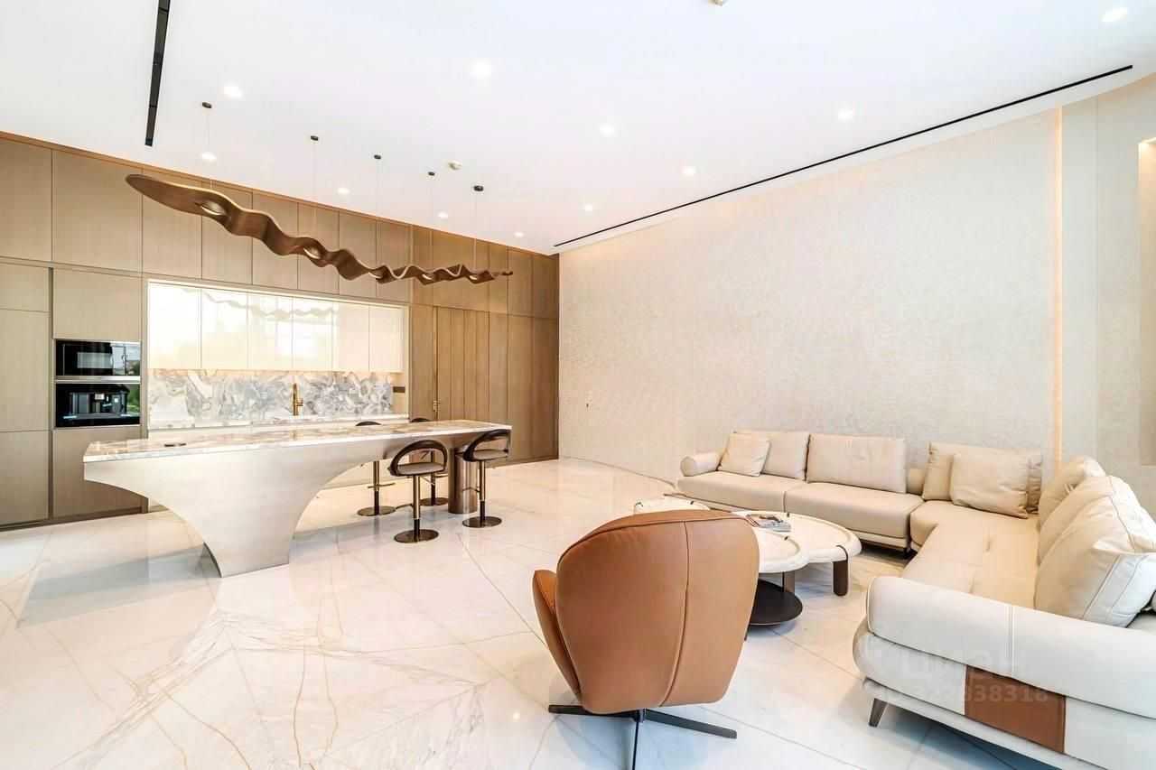 5-комнатная квартира, 256 м²