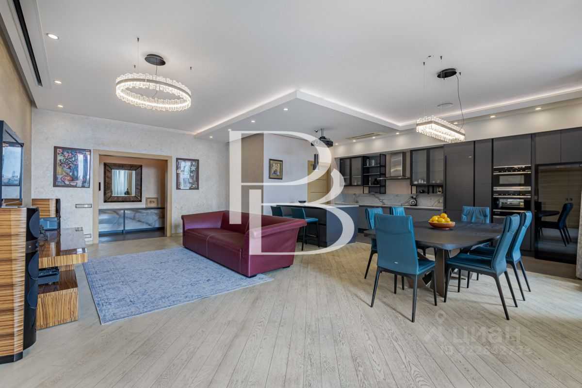 5-комнатная квартира, 234 м²