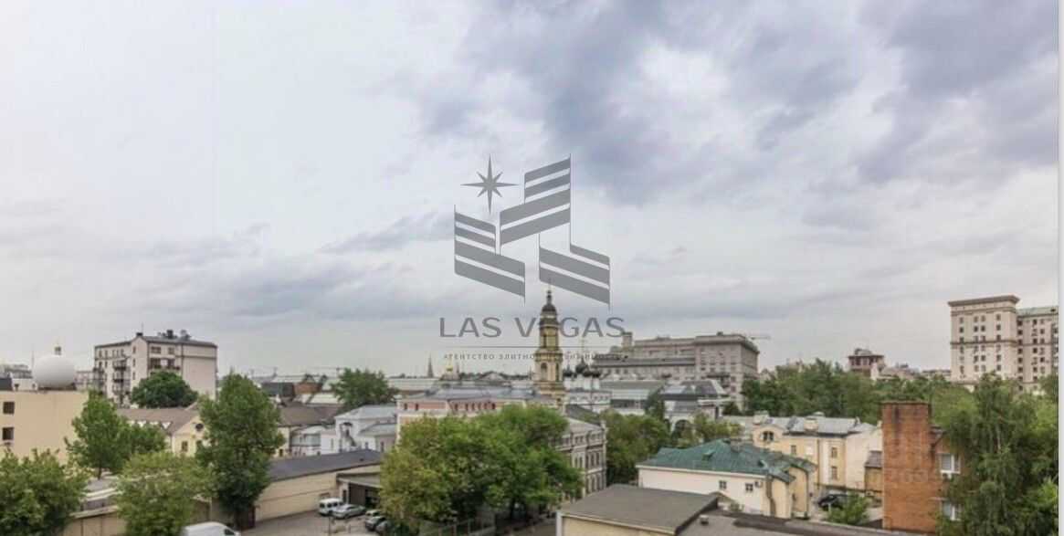 5-комнатная квартира, 240 м²