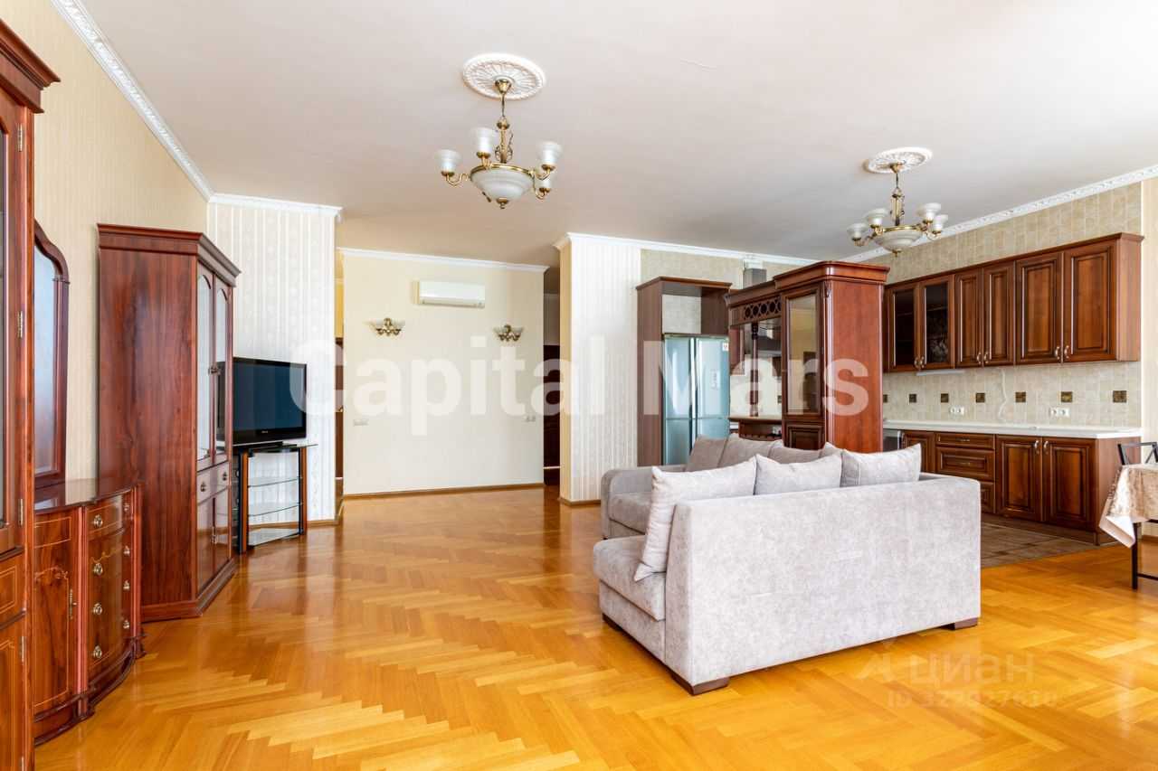 4-комнатная квартира, 136 м² — фотография 2