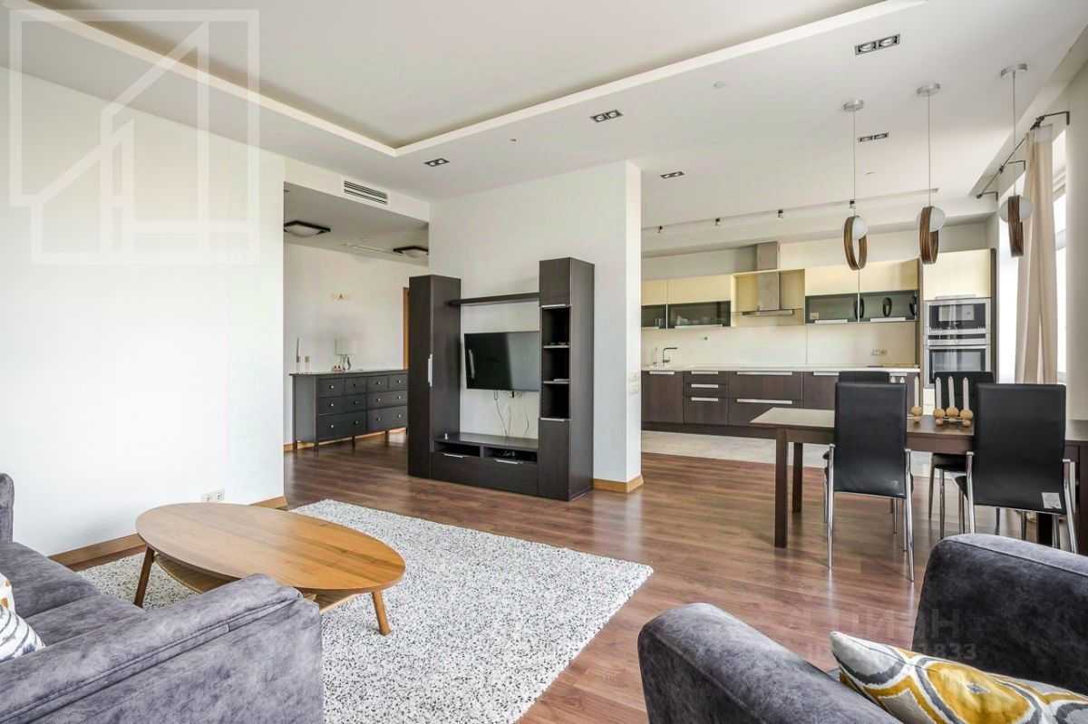 4-комнатная квартира, 132 м² — фотография 3