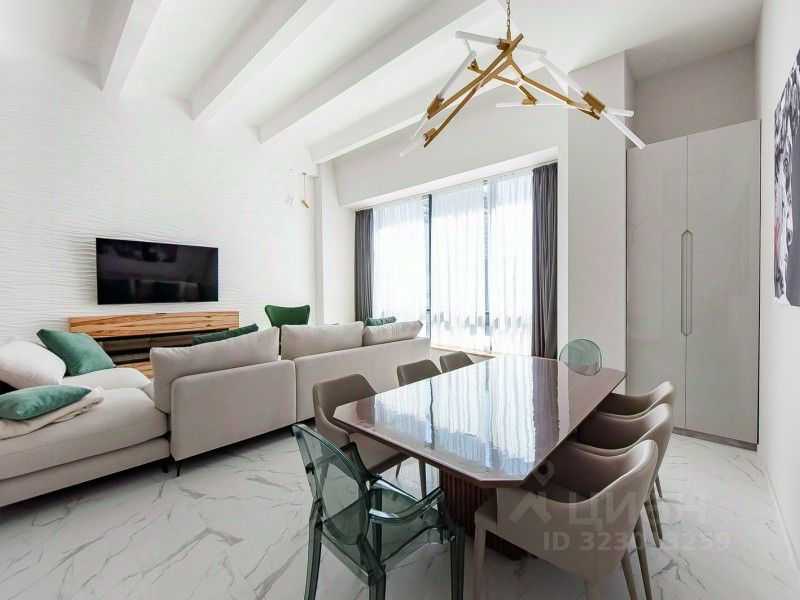 4-комнатная квартира, 208 м² — фотография 2