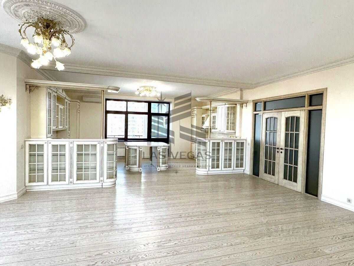 4-комнатная квартира, 230 м²