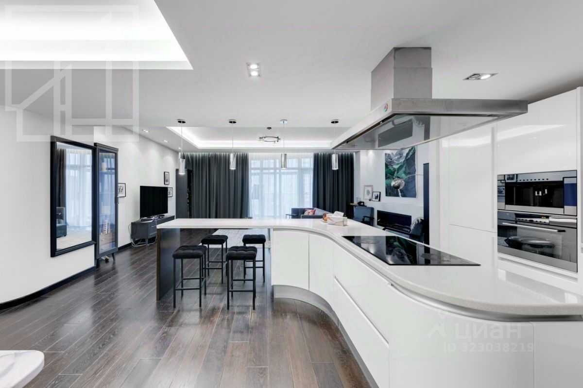 5-комнатная квартира, 210 м²