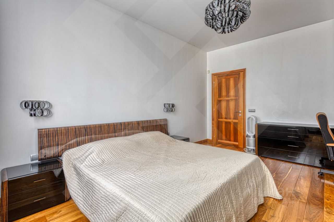 4-комнатная квартира, 157 м² — фотография 2