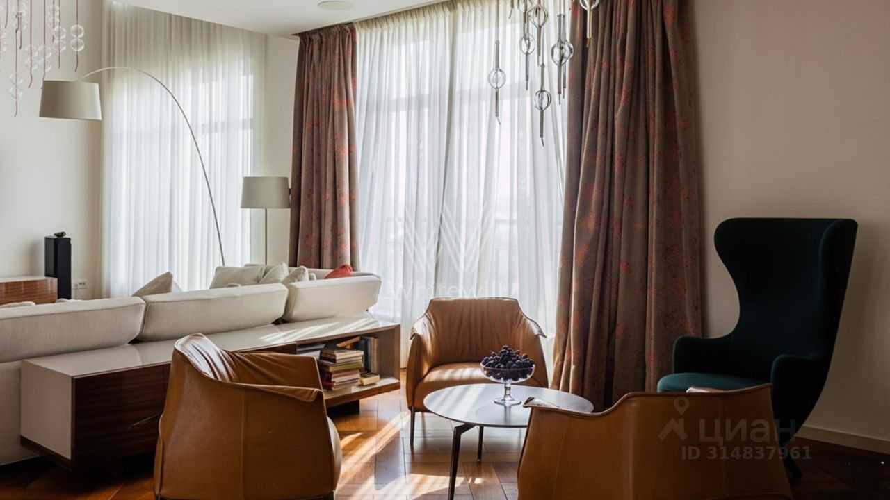 4-комнатная квартира, 250 м² — фотография 3