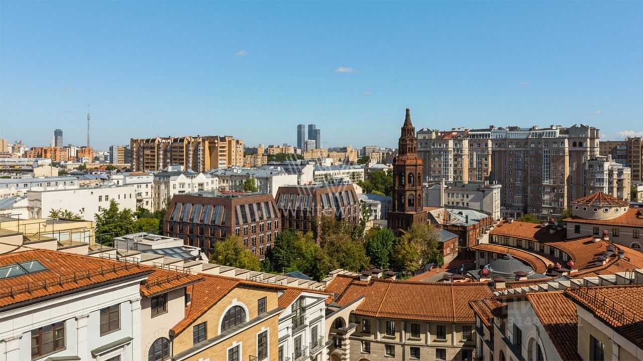 4-комнатная квартира, 250 м² — фотография 2
