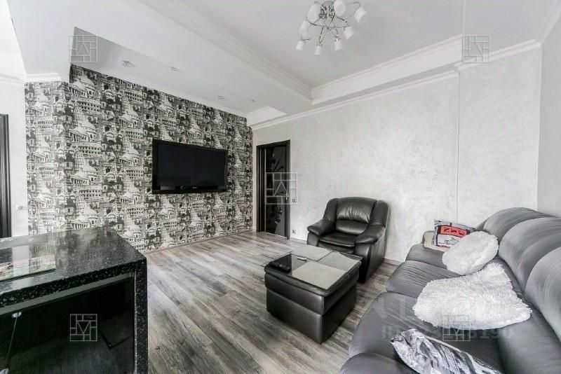 2-комнатная квартира, 82 м² — фотография 3