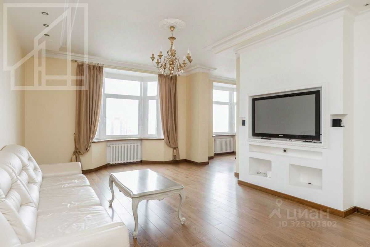 2-комнатная квартира, 107 м² — фотография 2