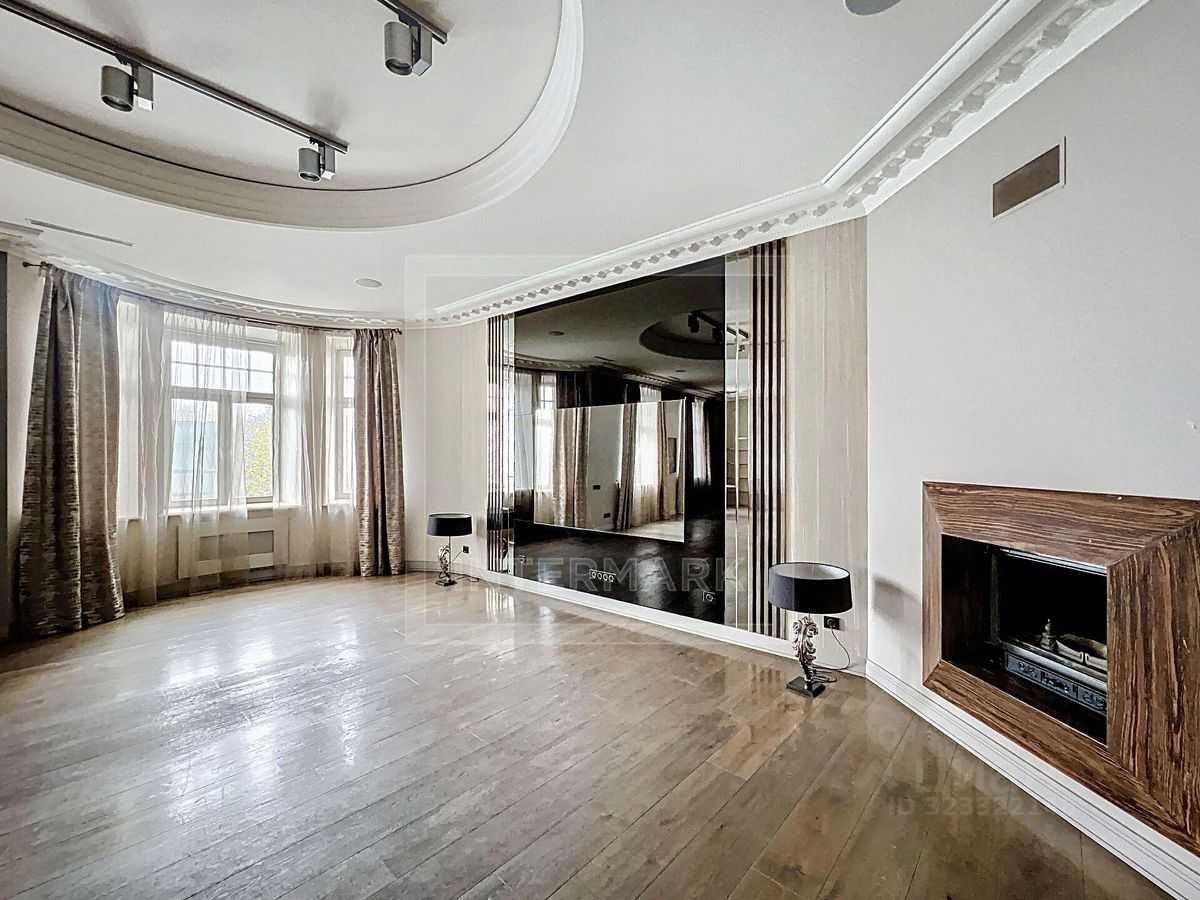 5-комнатная квартира, 245 м²