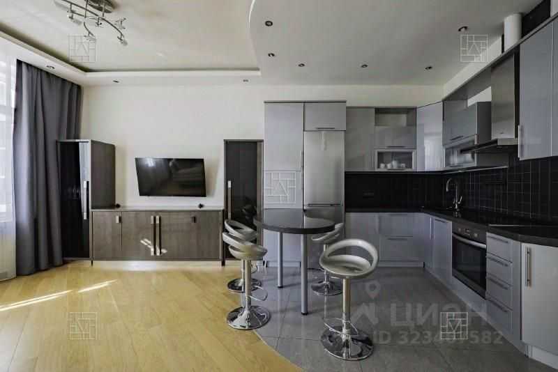 2-комнатная квартира, 80 м² — фотография 3