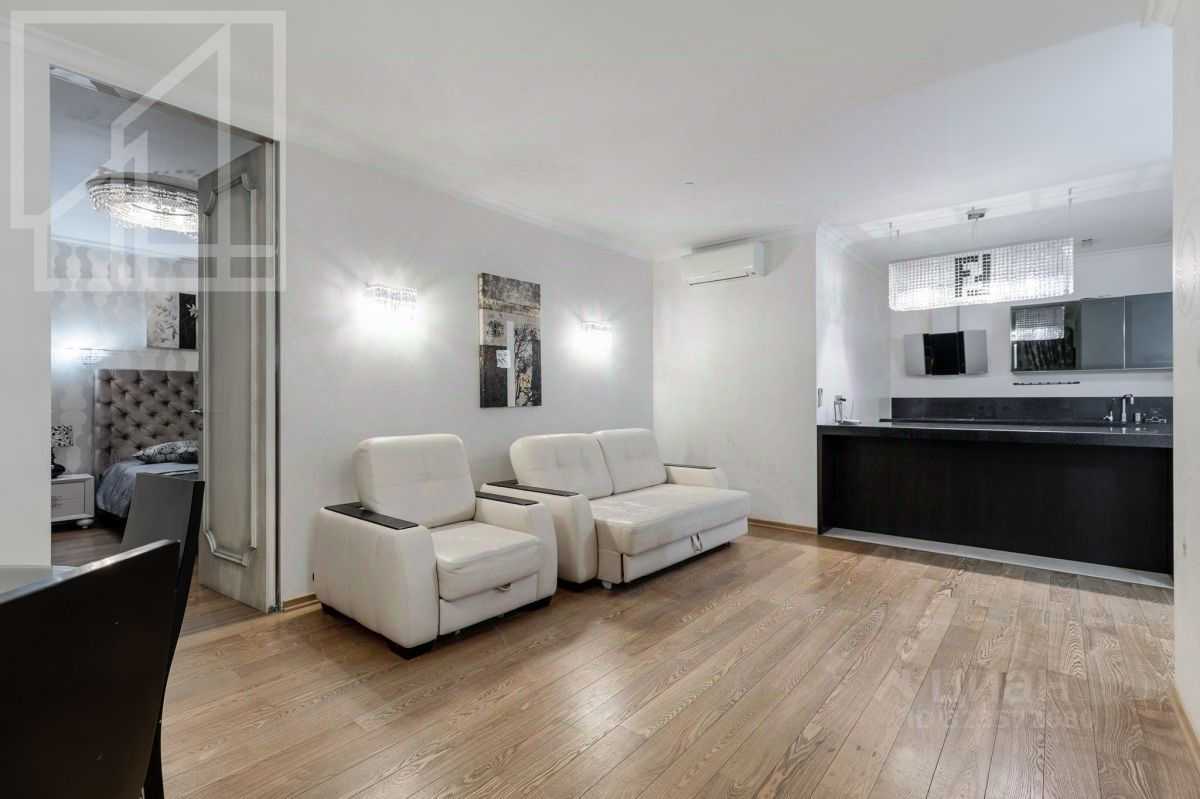 4-комнатная квартира, 136 м² — фотография 2