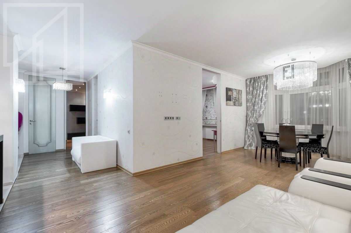 4-комнатная квартира, 136 м² — фотография 3