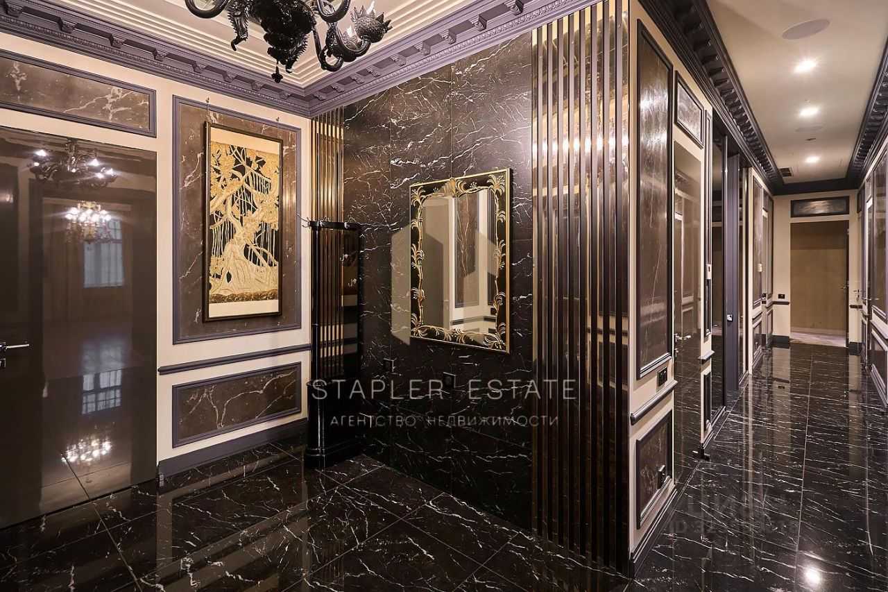 5-комнатная квартира, 250 м²