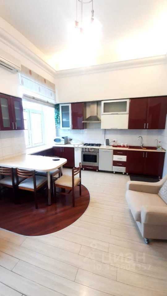 5-комнатная квартира, 190 м²