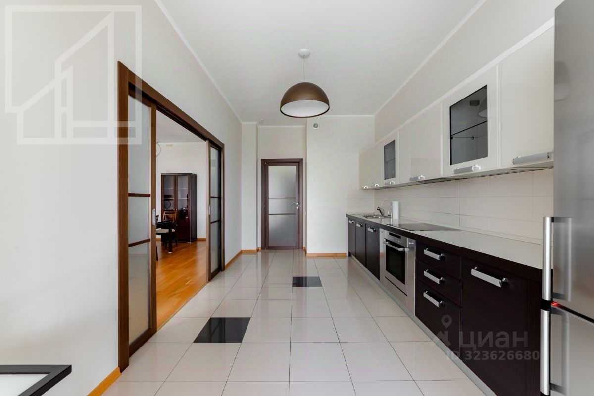 3-комнатная квартира, 136 м² — фотография 2