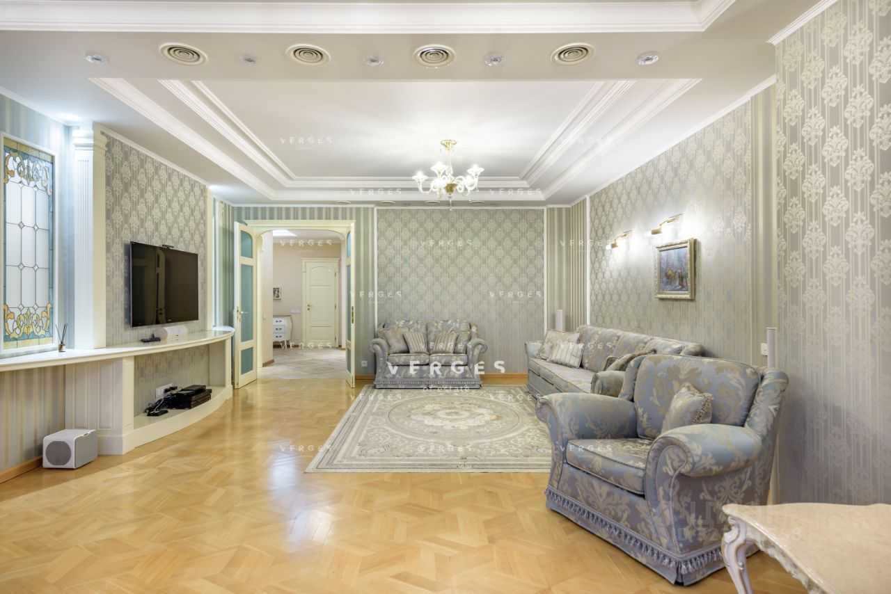 4-комнатная квартира, 217 м²