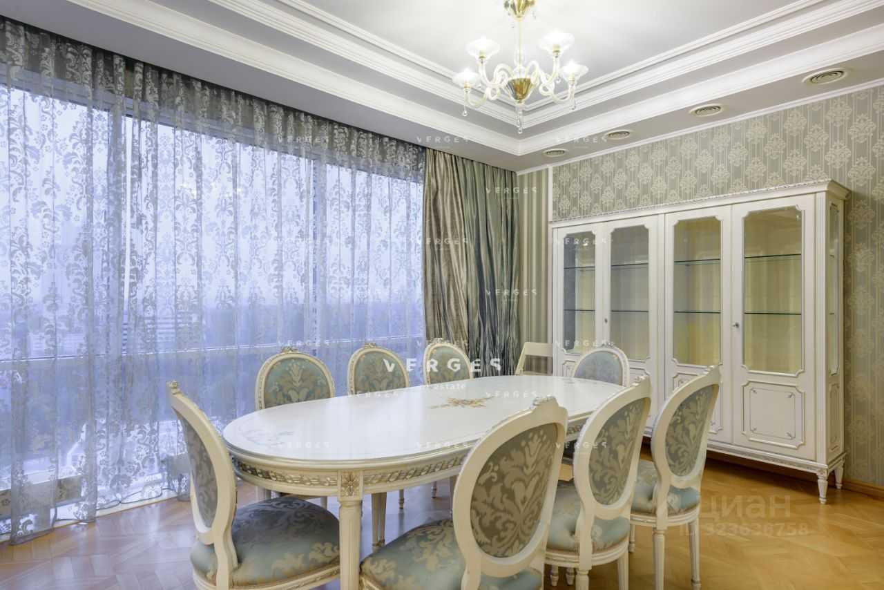 4-комнатная квартира, 217 м² — фотография 2