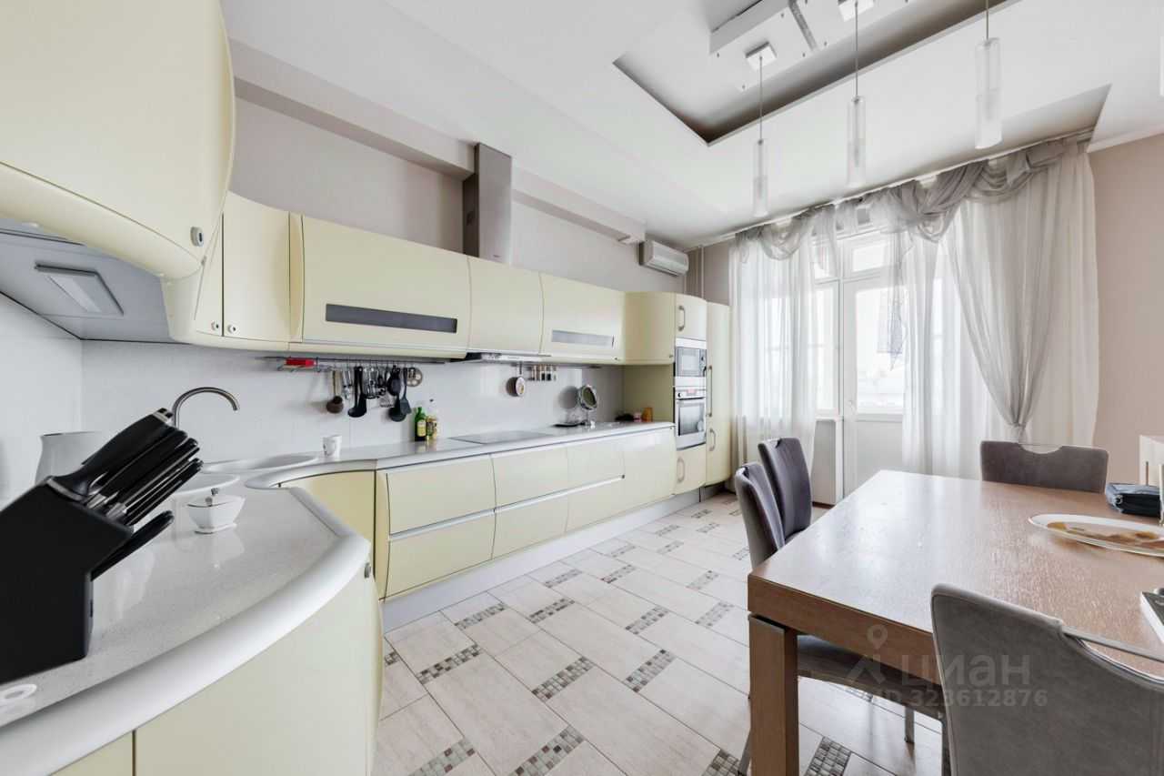 4-комнатная квартира, 174 м² — фотография 2